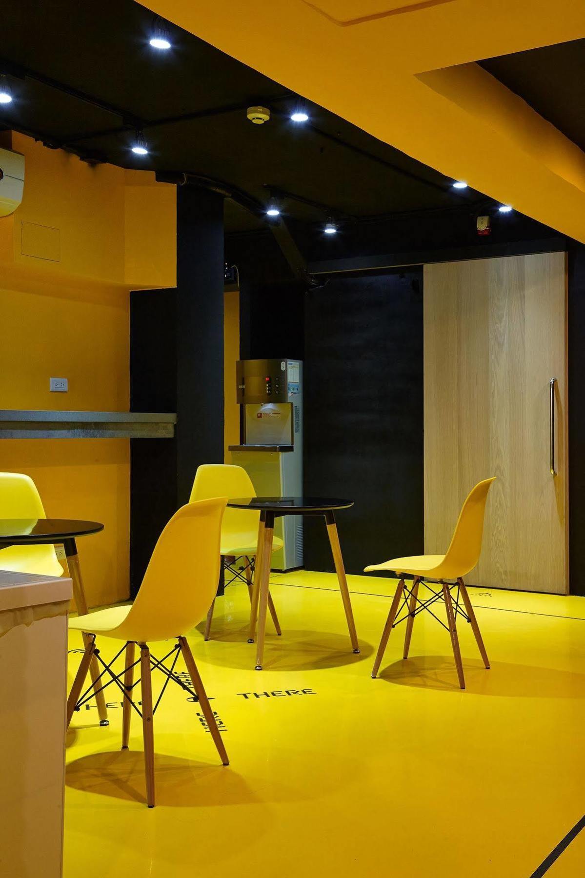 Here X There Hostel Taipei Main Station المظهر الخارجي الصورة
